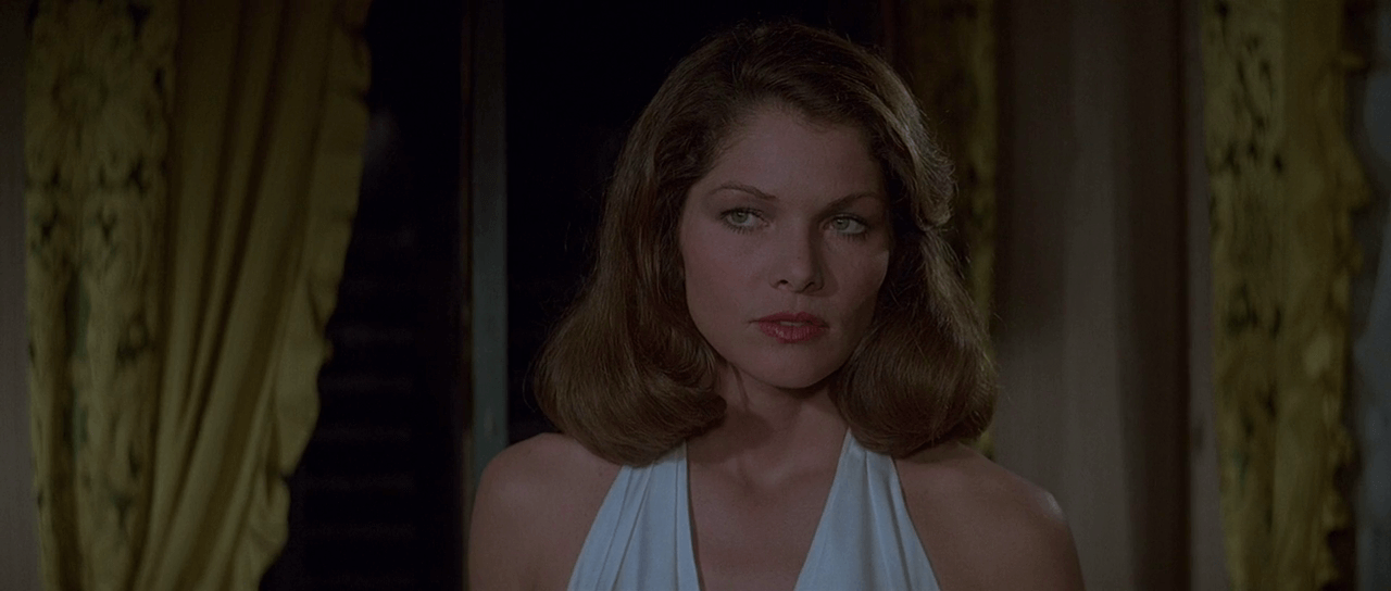 Lois chiles topless