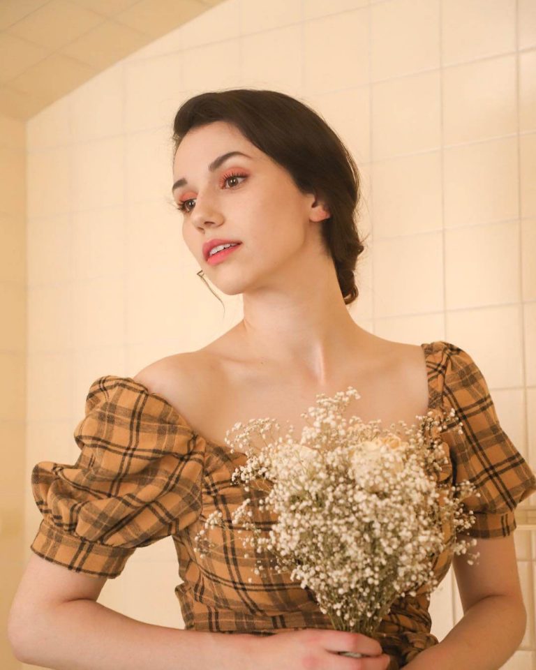 The Hottest Grace Fulton Photos Around The Net.