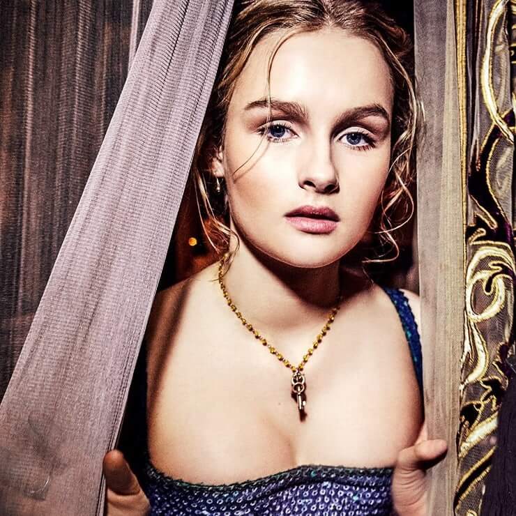 50 Hot Olivia DeJonge Photos Will Make Your Day Better.