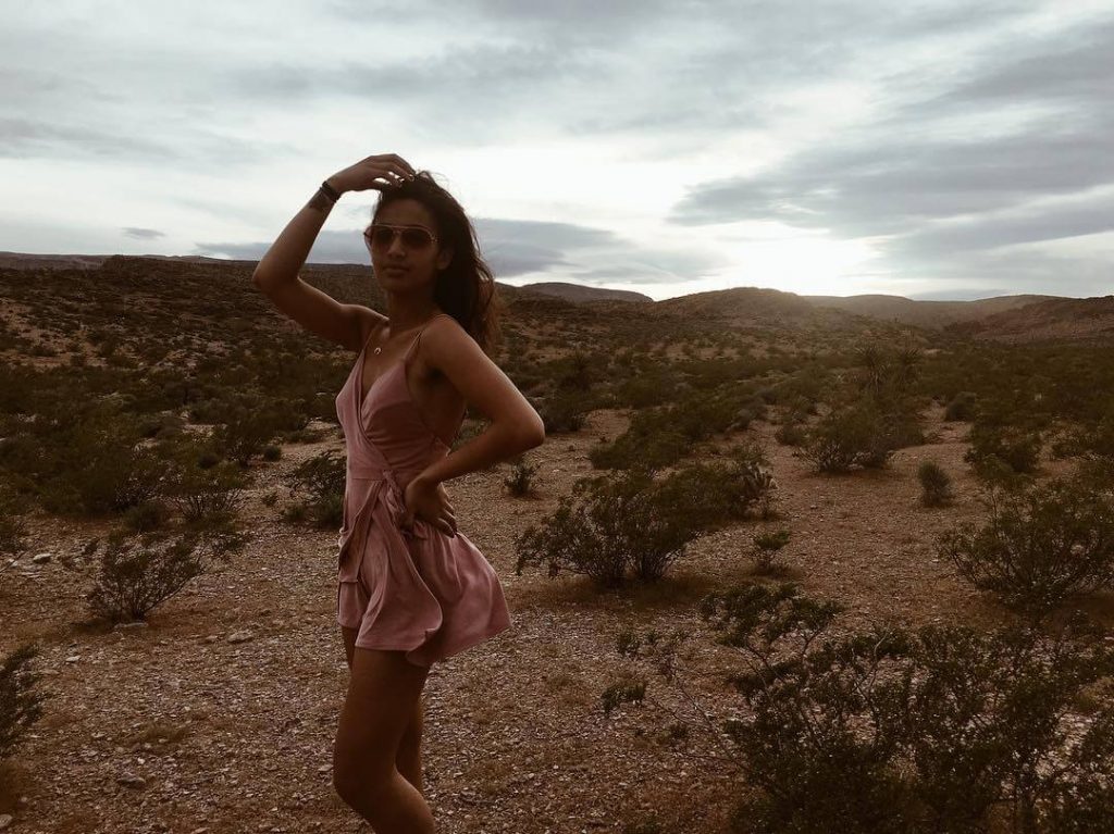 These sexy Samantha Logan bikini photos will make you wonder how someone so...