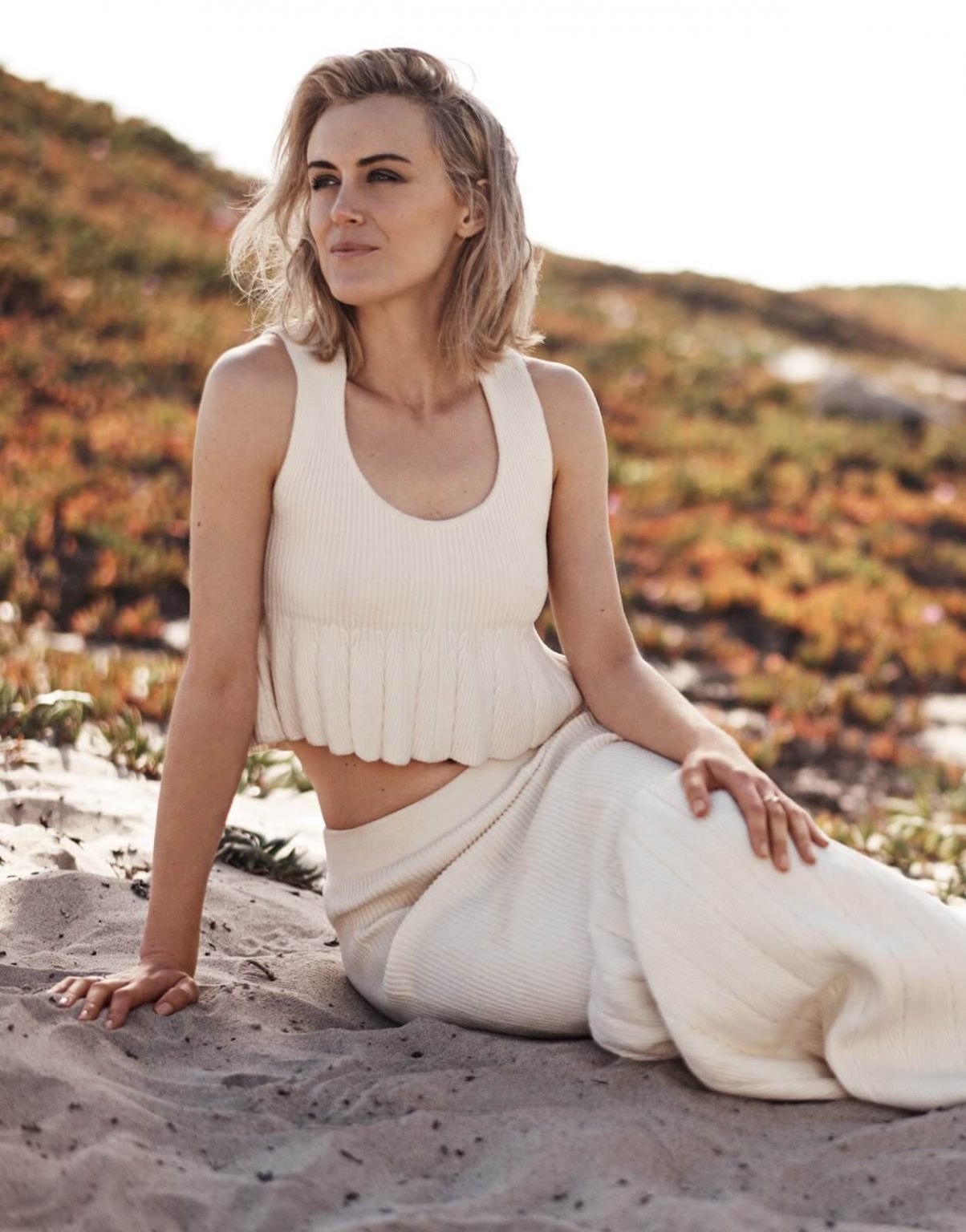 The Hottest Taylor Schilling Photos Around The Net - 12thBlo