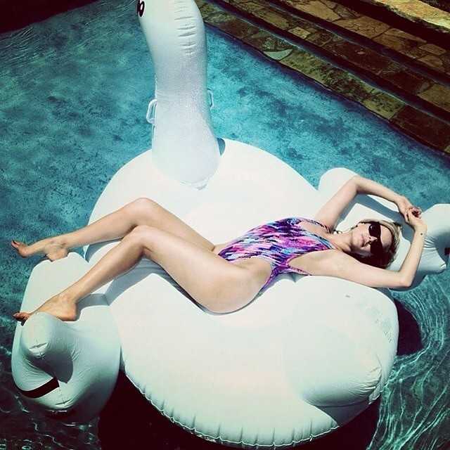 These sexy Ariana Madix bikini photos will make you wonder how someone so b...