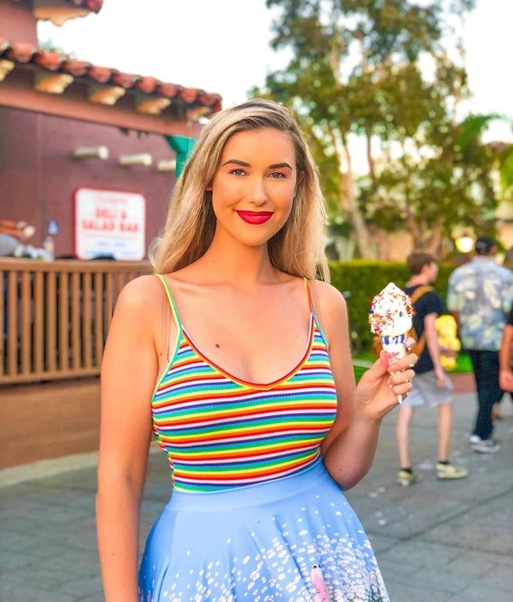 40 Hot And Sexy Noelle Foley Photos.
