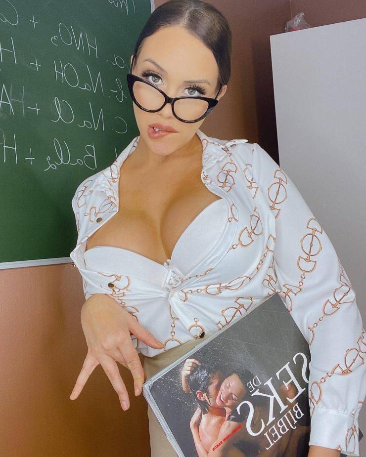 Teacher Gets Fired After Her "OnlyFans" Clip With Student Goes Vi...