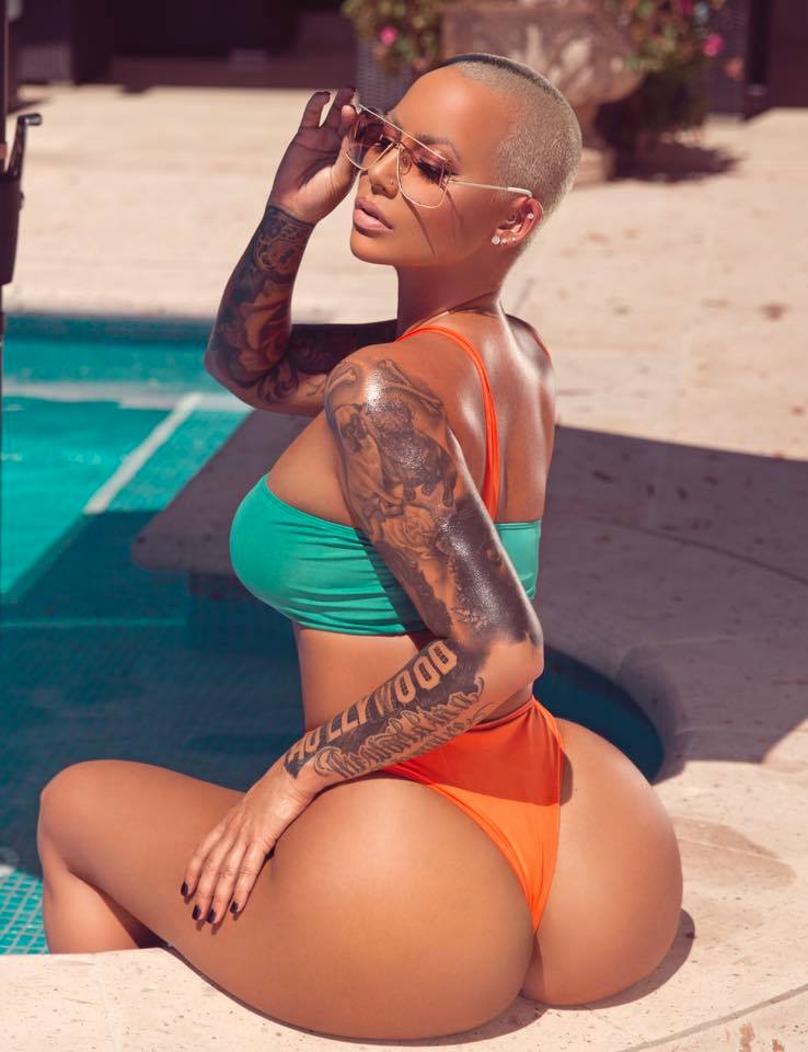 Amber Rose Booty In Leggings