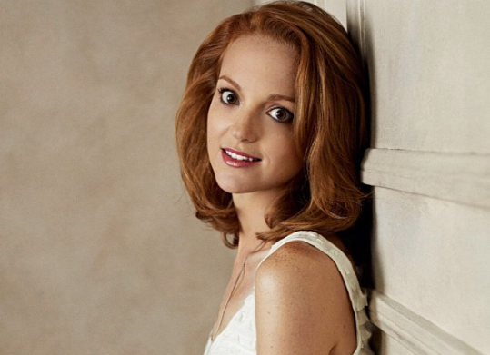 45 Hot Jayma Mays Photos Will Make Your Head Spin.
