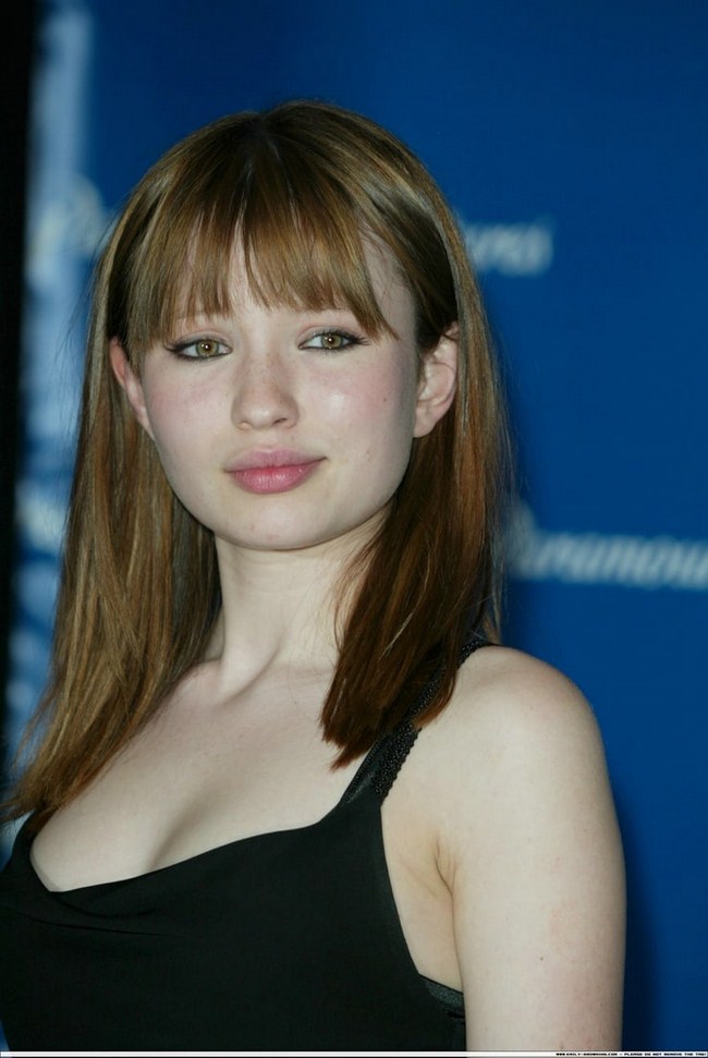 The Hottest Emily Browning Photos Around The Net.