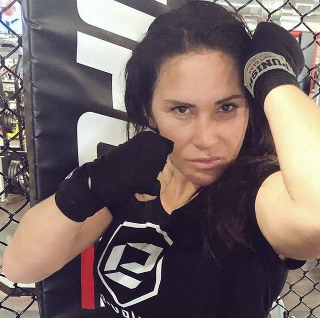 40 Hot Cat Zingano Photos.