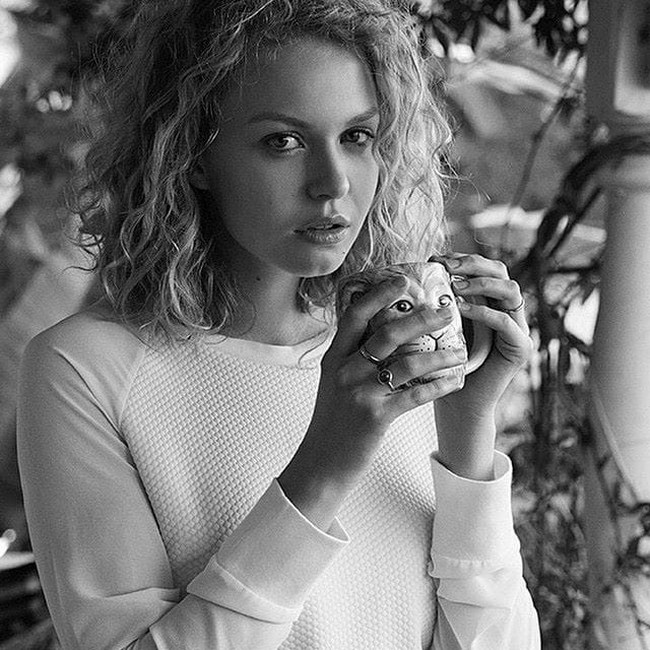 The Hottest Penelope Mitchell Photos Around The Net.