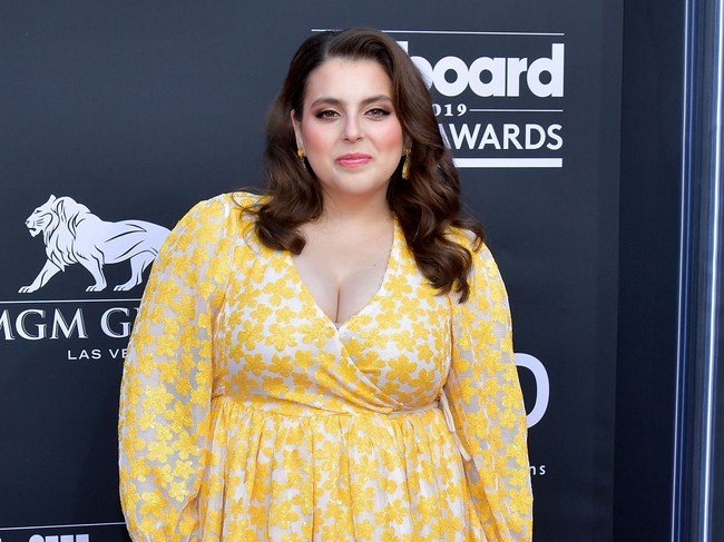 You probably can’t find Beanie Feldstein’s naked pics anyway (that she’d ap...