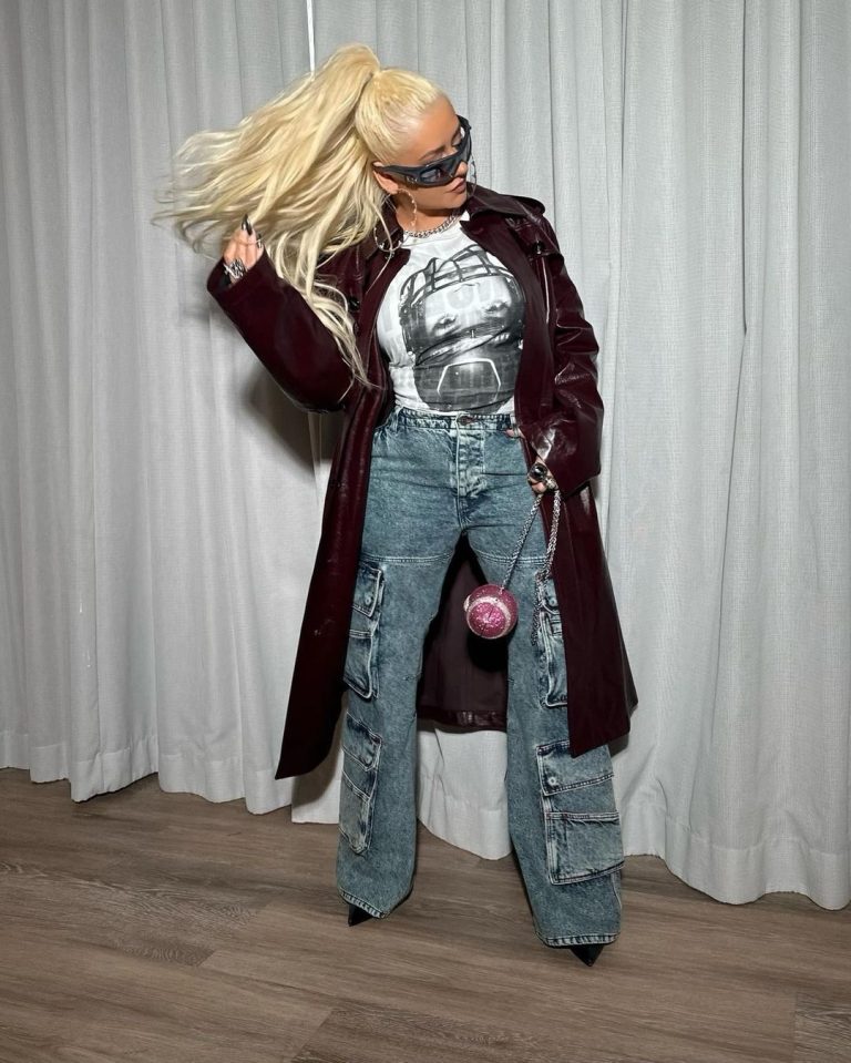 Sexy Christina Aguilera At The Super Bowl - 12thBlog