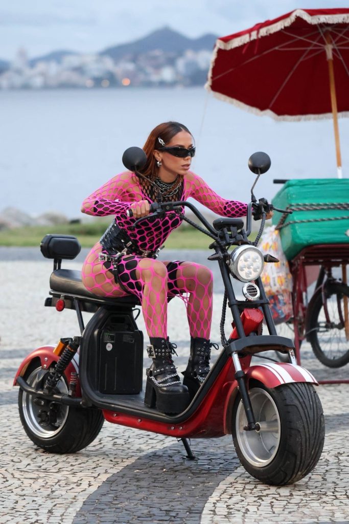 Anitta In Rio Anitta filming in Rio's Aterro do Flamengo - 12thBLOG